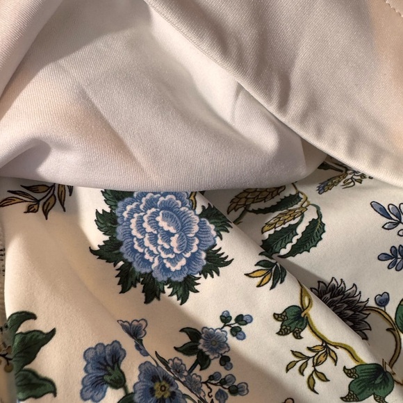 Tuckernuck White Wildflower 14” Elena Tennis Skirt Size Large NWT - Picture 8 of 13